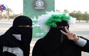 ورود زنان عربستانی به استادیوم برای نخستین بار+ عکس