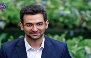 آذری جهرمی: قیمت موبایل افزایش نمی‌باید