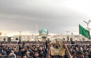 وداع با پیکر شهید حججی در حرم مطهر رضوی