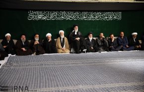 نخستین شب عزاداری ایام شهادت امام حسین (ع) در حضور رهبر معظم انقلاب + تصاویر