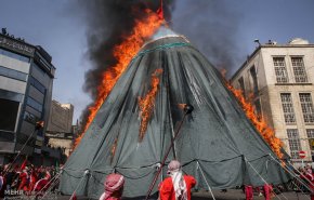 مراسم خیمه سوزان روز عاشورا در تهران