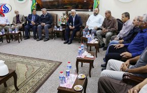 بالصور.. الفصائل الفلسطينية تحضر للمغادرة الى القاهرة لاستكمال المصالحة