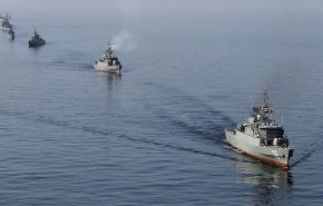 فرمانده ناوگان روسيه در دريای خزر با فرمانده ناوگروه ايرانی گفتگو كرد