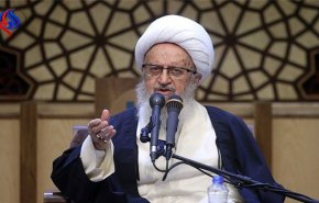 آیت‌الله مکارم شیرازی: عبور ازمرزها بدون گذرنامه ازنظر شرعی ایراد دارد