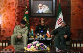 دیدار فرمانده ارتش پاکستان با فرمانده سپاه پاسداران
