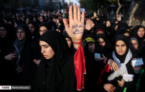 عزاداری دانشجویان از دانشگاه تهران تا حسینیه امام خمینی (ره) + تصاویر
