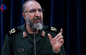  بسیج وسپاه سرپناه های موقت برای زلزله زدگان ایجاد می کنند