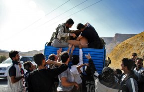 توزیع کمک های مردمی در میان زلزله زدگان کرمانشاه + تصاویر