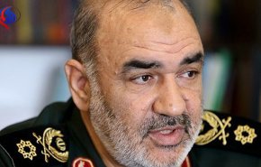 سردار سلامی: سپاه پاسداران تا آخر در کنار مردم زلزله زده خواهد ایستاد