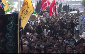 بالفيديو: هكذا أحيا الزوار في مرقد الامام علي (ع) ذكرى وفاة الرسول (ص)..