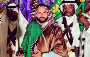 شاهد.. يهودي إسرائيلي ينشر صورا له من داخل المسجد النبوي!!