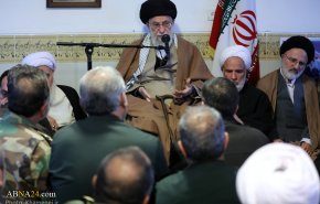 تصاویر جلسه رسیدگی به مشکلات زلزله زدگان با حضور رهبر معظم انقلاب