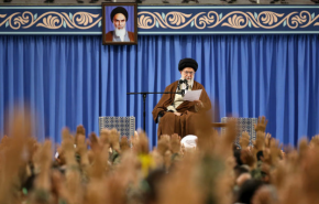 جوانان مؤمن با نابود کردن داعش آمریکای مستکبر را به زانو درآوردند/ عده‌ای بلندگوی دشمن شده‌اند و بر خلاف واقعیات آیه یأس «ما نمی‌توانیم» می‌خوانند