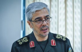 بامداد امروز؛ سرلشکر باقری برای بازدید از مناطق زلزله‌زده وارد کرمانشاه شد