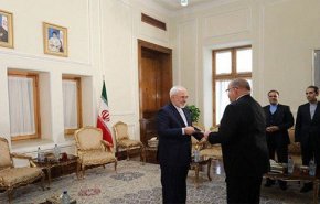 سفیر آکردیته لتونی رونوشت استوارنامه خود را تقدیم ظریف کرد