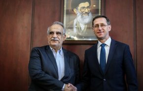 إيران تبرم 3 مذكرات تعاون اقتصادي مع المجر