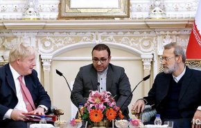 انتقاد لاریجانی از عدم همکاری اقتصادی انگلیس پس از برجام