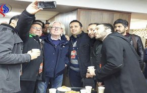 شوخی سرمربی استقلال با خبرنگاران و انتقال یک هوادار با آمبولانس