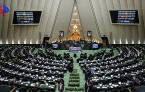 أعضاء لجنة الأمن القومي بالبرلمان الإيراني يزورون منشآت 