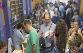 ناخبو كتالونيا يحسمون اليوم مصير الإقليم في انتخابات استثنائية