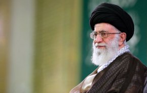 قائد الثورة : على المسؤولين توظيف إمكانيات واسعة تخدم الدعوة للصلاة