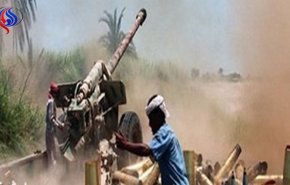 مدفعية الجيش واللجان اليمنية تستهدف تجمعات للمرتزقة في الربوعة