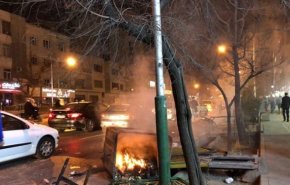 وبگاه صهیونیستی: آمریکا به ایران حملات هوایی و موشکی کند!

