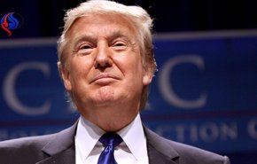 نيويورك تايمز: جميع من حول ترامب يرونه “غبياً”!