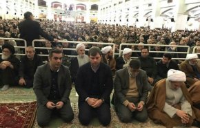 حضور سرمربی ترکیه‌ای تراکتورسازی در نماز جمعه تبریز