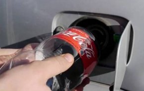 شاهد: لن تصدقوا ماذا يحدث عند تعويض الكولا بالبنزين في السيارة!