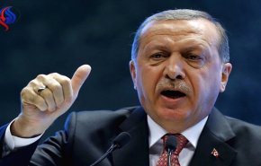 تركيا: اعتقال سيدة بتهمة إهانة أردوغان في المواصلات العامة!
