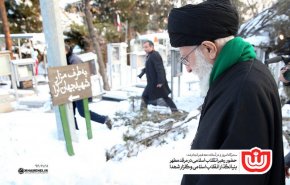 حضور رهبر معظم انقلاب در مرقد مطهر امام راحل و گلزار شهدای بهشت زهرا
