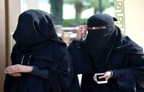 پوشیدن چادر برای زنان عربستانی غیرالزامی اعلام شد