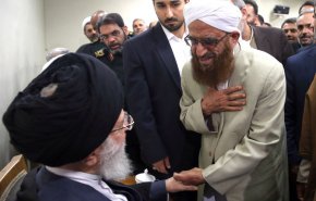 آية الله خامنئي: الشيعة والسّنة في ايران وقفوا جنبا الى جنب