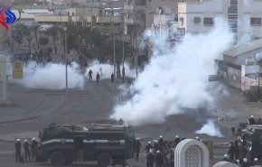 سرکوب گسترده مردم بحرین در آستانه انقلاب 14 فوریه/ تیراندازی مزدوران آل خلیفه به سمت معترضان