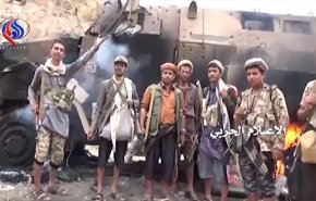 شاهد؛هلاك 12 جنديا اماراتيا بعملية نوعية في موزع بتعز