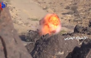 شاهد بالصور.. تدمير المدرعات الاماراتية في تعز