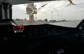 فرود فوكر١٠٠ هواپیمای کیش ایر در اصفهان به دليل ترك خوردن شيشه