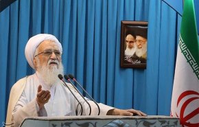 آیت‌الله موحدی‌کرمانی: قوه قضائیه با آشوبگران خیابان پاسداران به شدت برخورد کند
