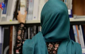 اُجبرن على خلع الحجاب فحصلن على 180 الف دولار!