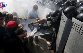 مظاهرات في أوكرانيا واعتقال أكثر من 100 شخص