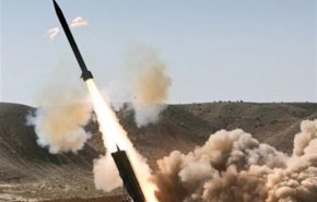 حمله موشکی یمنی ها به مواضع مزدوران سعودی در تعز و البیضاء