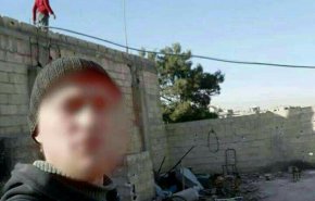 برافراشتن پرچم سوریه در روستای حموریه از توابع غوطه شرقی + فیلم