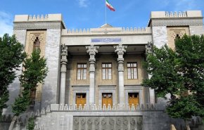 الخارجية الايرانية تستدعي السفير البريطاني لديها