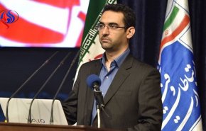 آذری جهرمی: پیام رسان های داخلی کیفیت خدمات خود را افزایش دهند