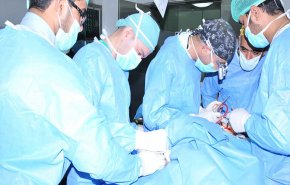 استخراج مقص طبي استقر 34 عامًا في معدة مريض عراقي !!