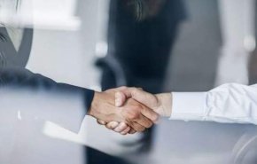 دراسة حديثة..مصافحة قوية تمنعك من الاصابة بالنوبة القلبية