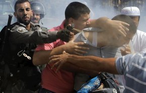 زخمی شدن بیش از 100 فلسطینی در درگیری ها با نظامیان صهیونیستی