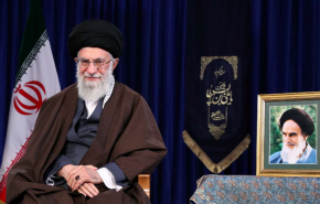 قائد الثورة:شعار العام الايراني الجديد 