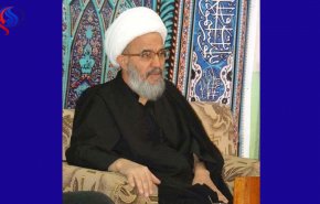 مرجع شيعي يشيد بـ